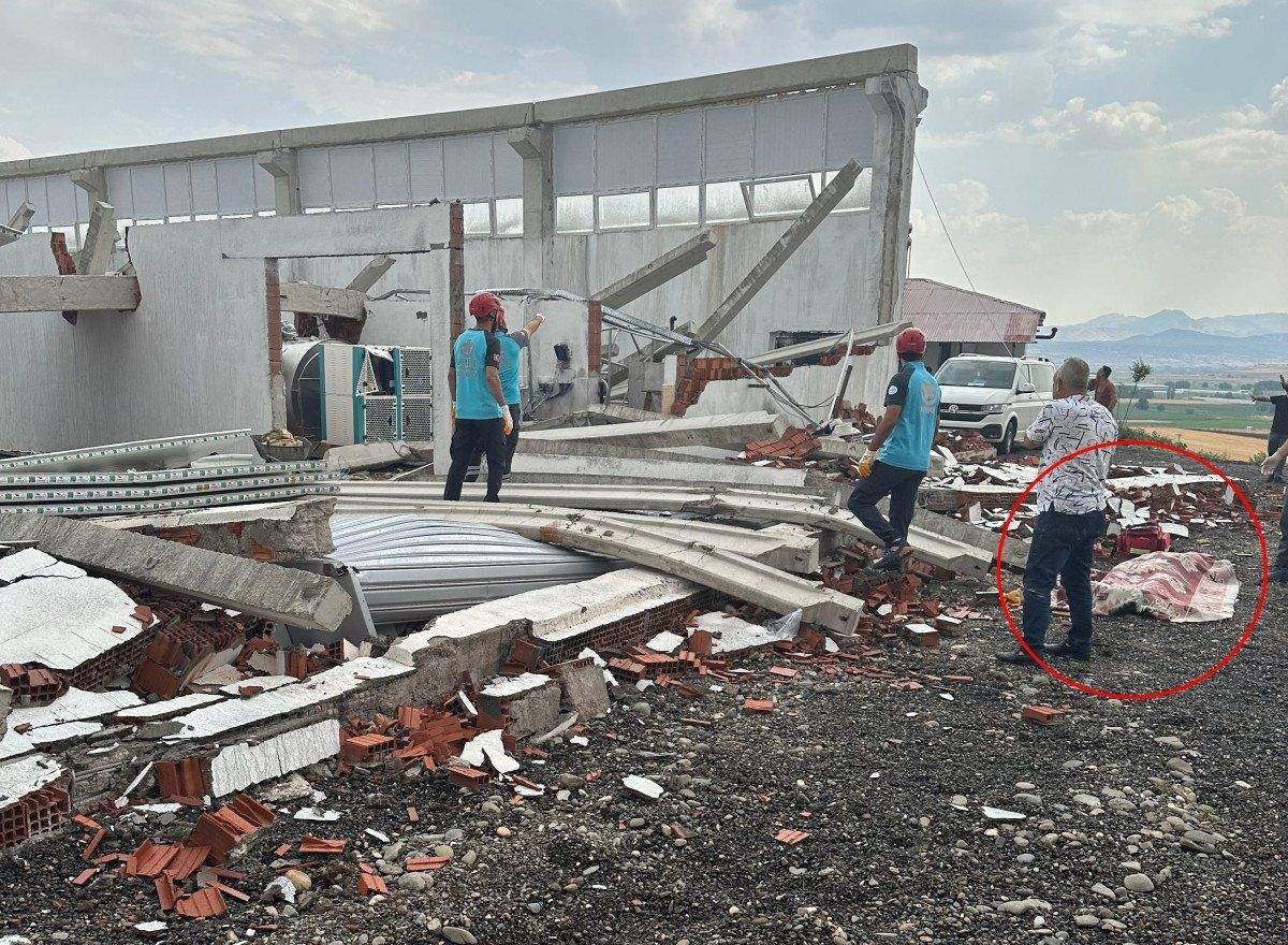 bingolde-hayvan-ciftligi-insaati-coktu-1-olu-1-yarali-0-3YIIPOjZ Bingöl'de hayvan çiftliği inşaatı çöktü: 1 ölü 1 yaralı