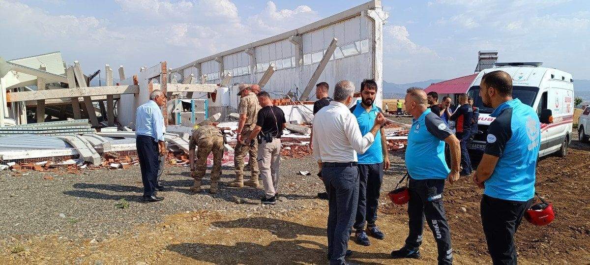 bingolde-hayvan-ciftligi-insaati-coktu-1-olu-1-yarali-2-v9VaVn4k Bingöl'de hayvan çiftliği inşaatı çöktü: 1 ölü 1 yaralı