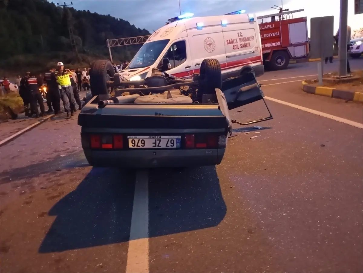 Alaplı’da Jandarma Aracına Çarpan Sürücü Yaralandı