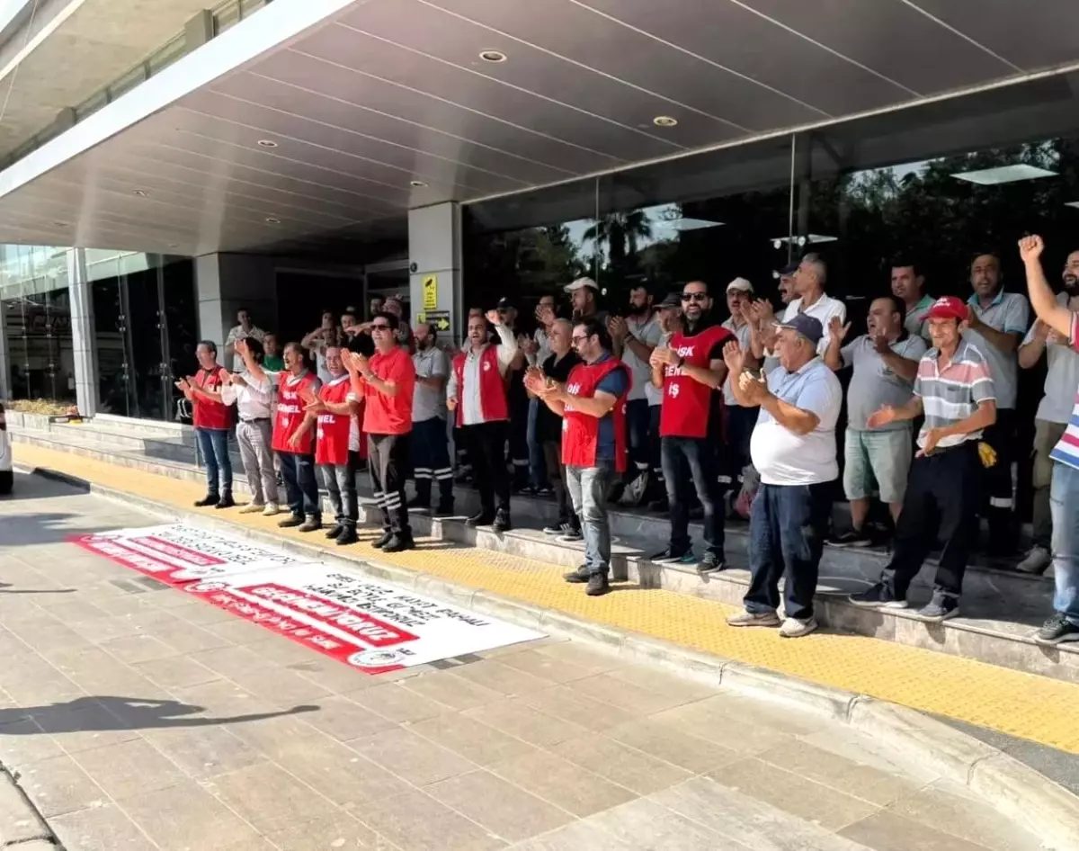 Karşıyaka Belediyesi’nde İşçiler ve Memurlar Hakları İçin Eylemde