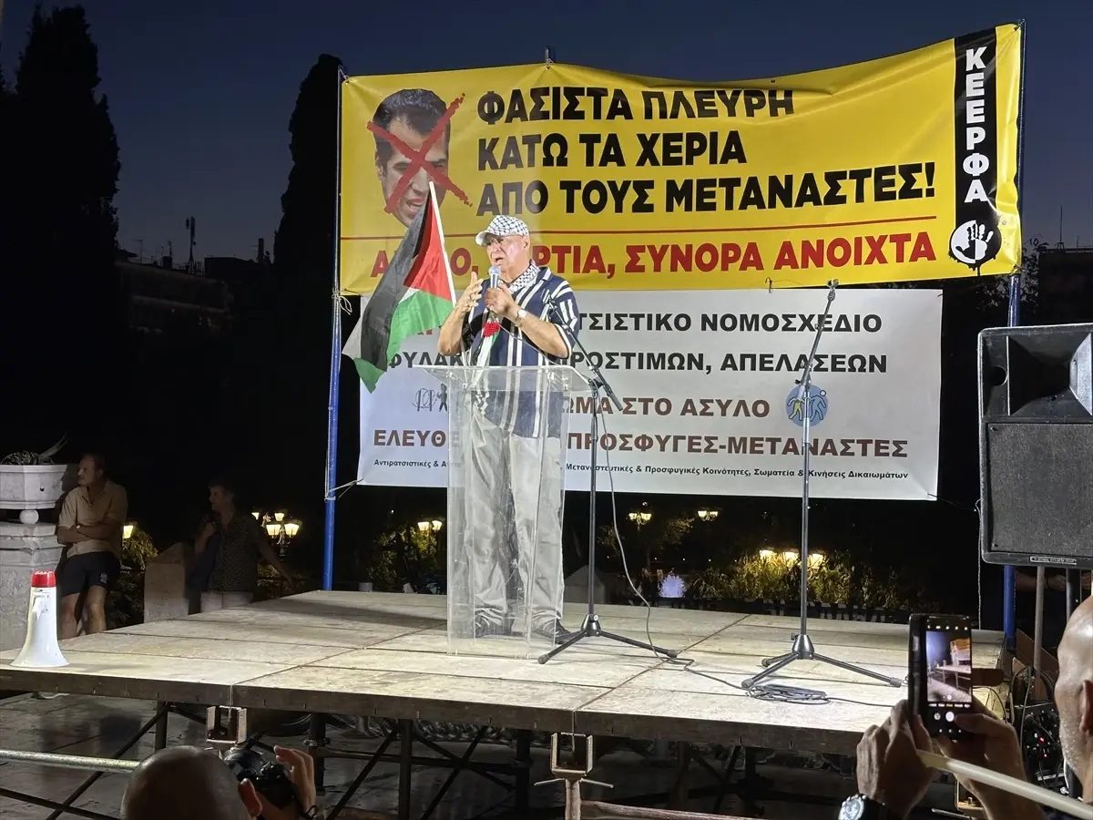Yunanistan’da Yeni Göç Yasası Protesto Edildi