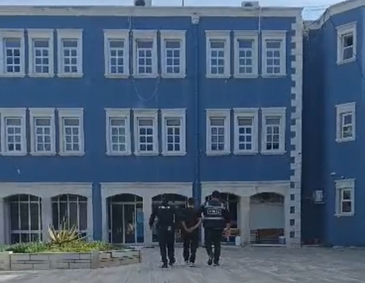 foca-hirsizlik Foça’da hırsızlık şüphelileri yakalandı
