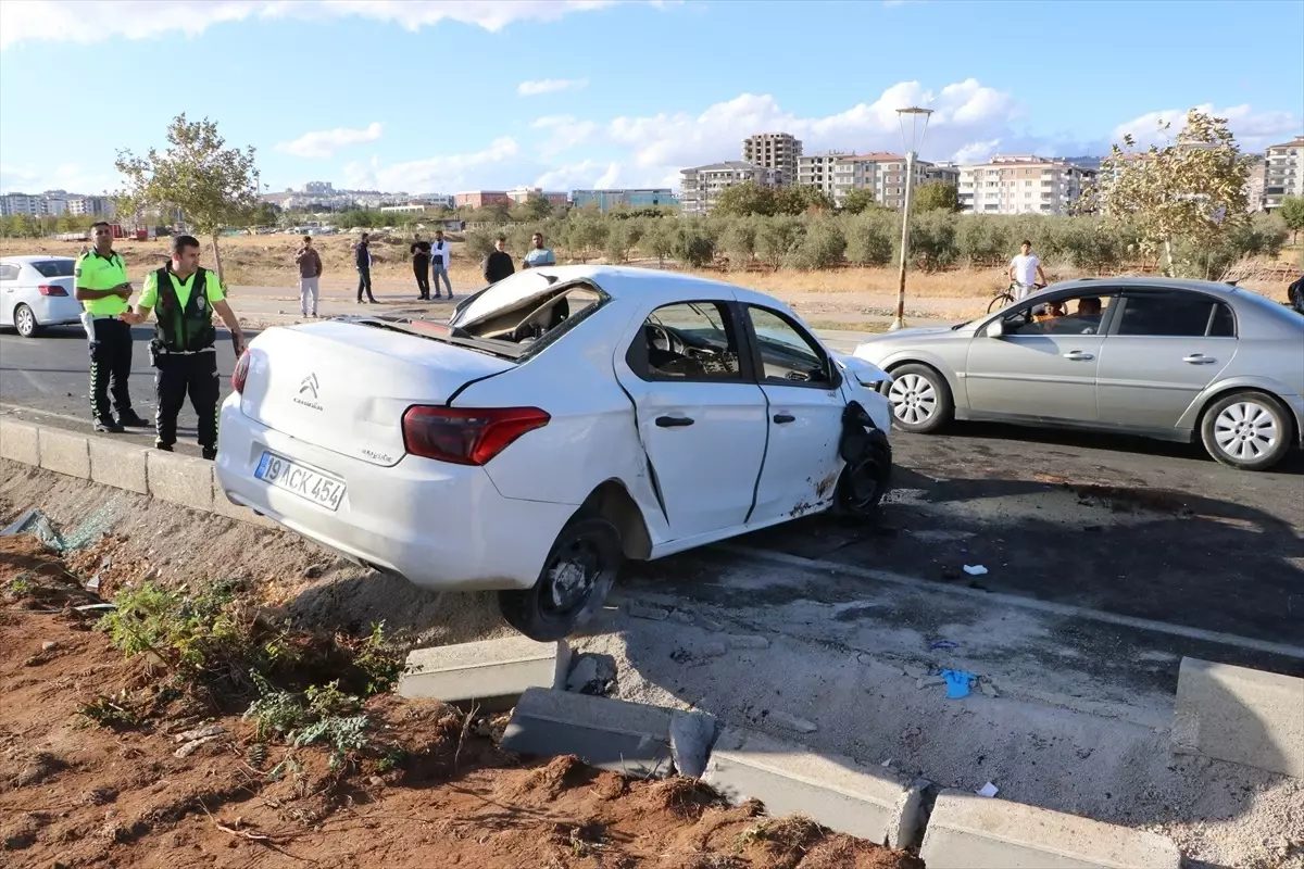 Kilis’te Trafik Kazası: 2 Yaralı