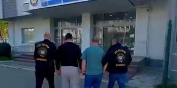 KARŞIYAKA’DA FİRARİ TORBACILARA OPERASYON: 2 ŞÜPHELİ YAKALANDI