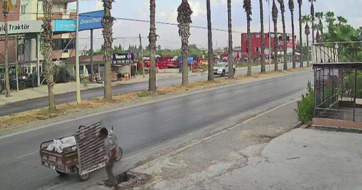 adanada-etrafi-kontrol-etti-mazgali-caldi-1-s1YuaQEz Adana'da etrafı kontrol etti, mazgalı çaldı