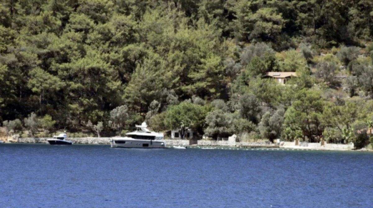 alpay-ozalandan-villasi-kacak-cikan-sahan-gokbakara-yuzsuz-chp-trolu-2-HMpiU9C8 Alpay Özalan'dan villası kaçak çıkan Şahan Gökbakar'a: Yüzsüz CHP trolü