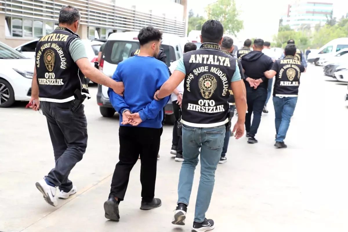 antalyada-asayis-uygulamalari-1-haftada-213-tutuklama-VQkib7Fl.jpg