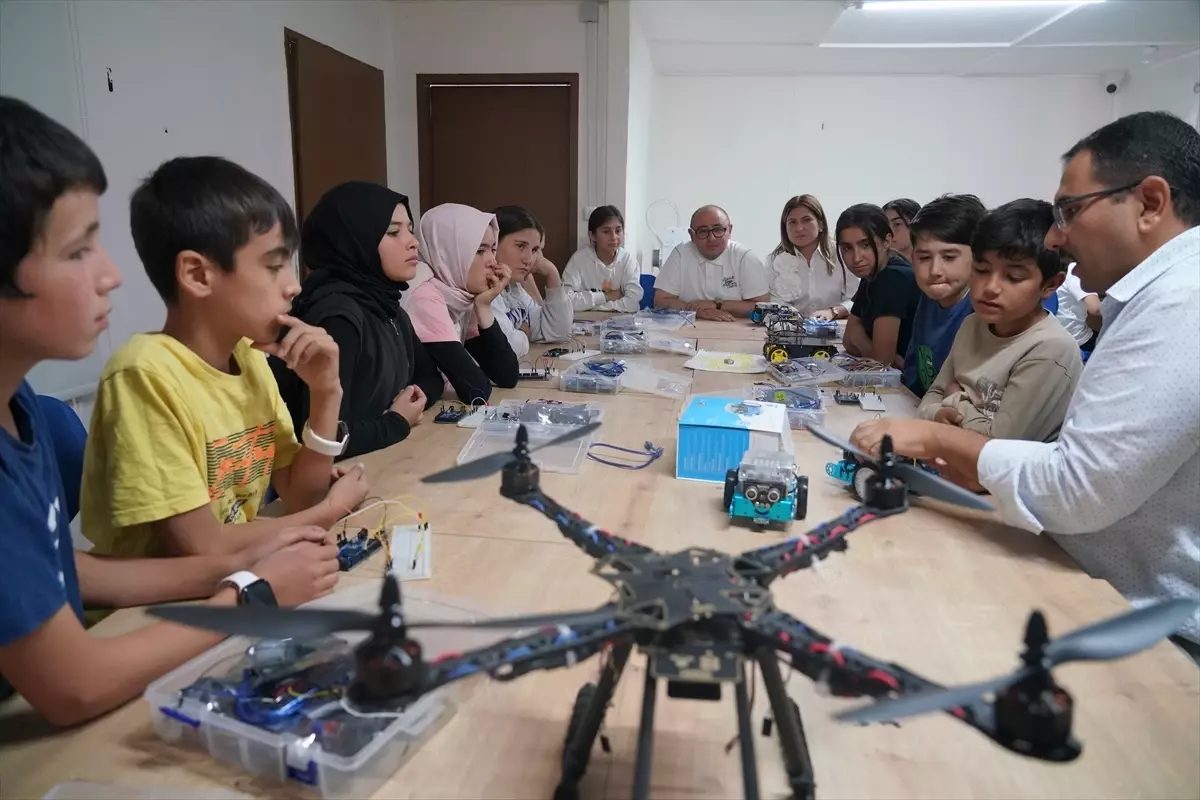 erdemlide-cocuklara-robotik-kodlama-egitimi-RsWqN361.jpg