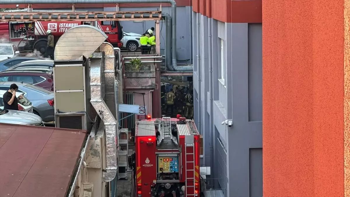 istanbul-hastanesinde-yangin-qVTrfn8A.jpg