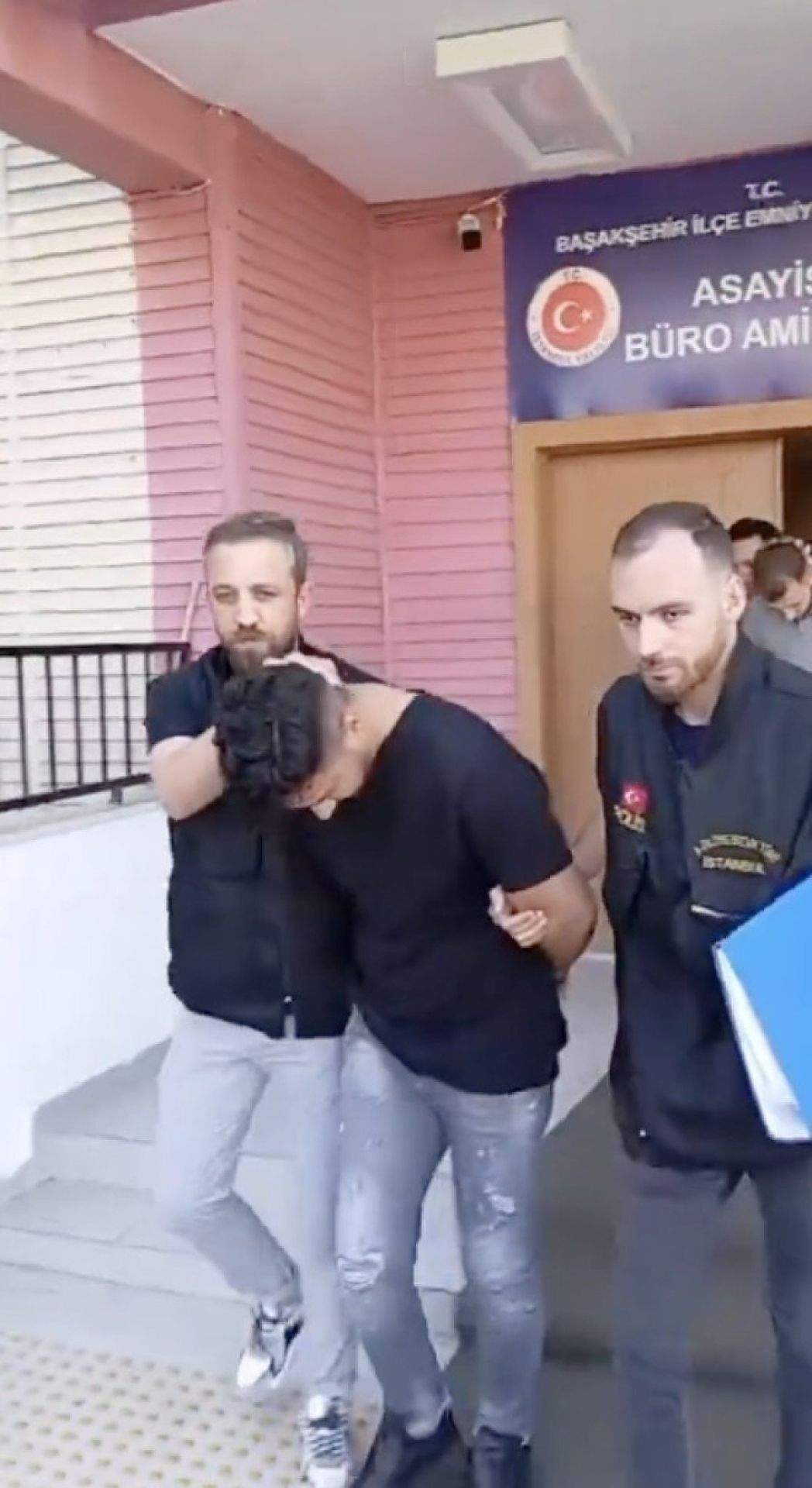 istanbulda-dugundeki-magandalar-dehset-sacti-0-VH4sfI7V İstanbul'da düğündeki magandalar dehşet saçtı