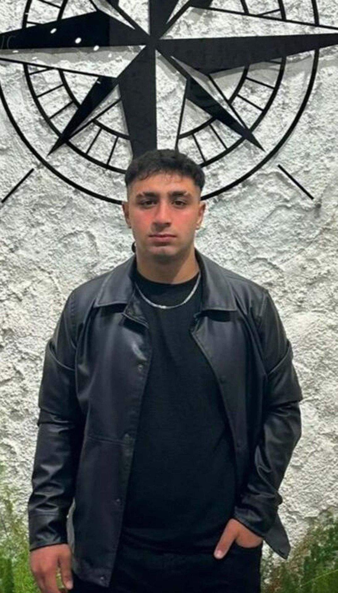 izmirde-bicakli-omuz-attin-kavgasi-0-zyTOljwl İzmir'de bıçaklı 'omuz attın' kavgası