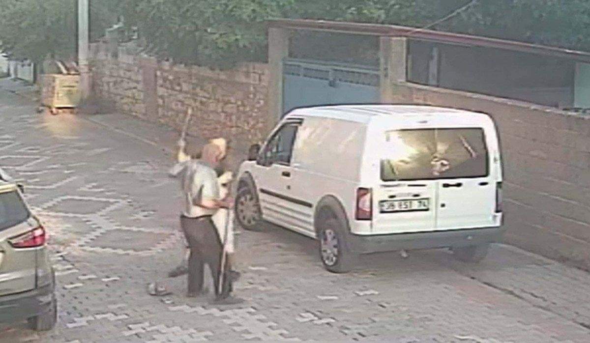 izmirde-sokaktaki-bayat-ekmekleri-toplayan-yasli-adam-darbedildi-1-CQe2CtuF İzmir'de sokaktaki bayat ekmekleri toplayan yaşlı adam darbedildi