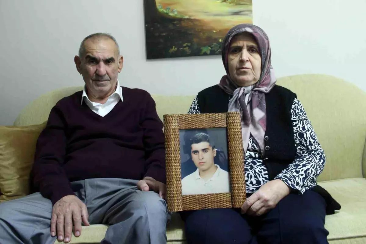kayip-oglunu-22-yildir-arayan-ailenin-aci-dolu-bekleyisi-tTpl8WcN.jpg