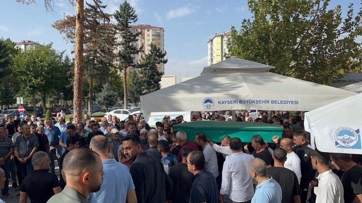 kayseride-genclerin-bicakli-kavgasinda-kan-dokuldu-1-olu-0-XXz3XzMl Kayseri'de gençlerin bıçaklı kavgasında kan döküldü: 1 ölü