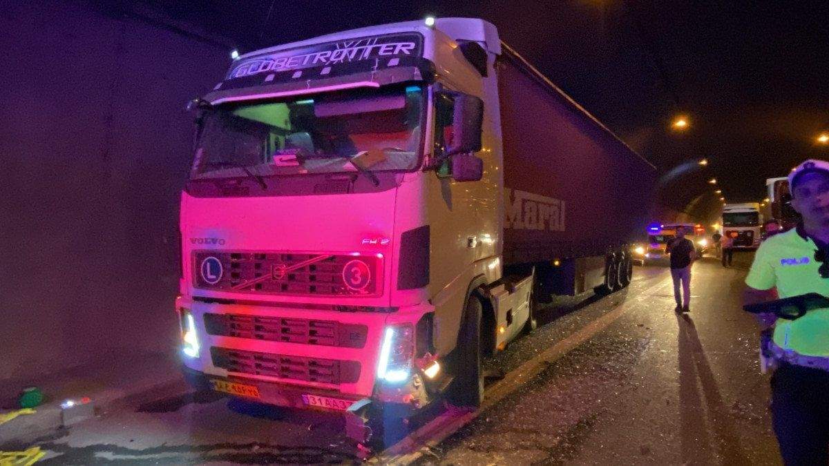 kocaelide-zincirleme-trafik-kazasi-15-yarali-1-BYWWgeZi Kocaeli'de zincirleme trafik kazası: 15 yaralı