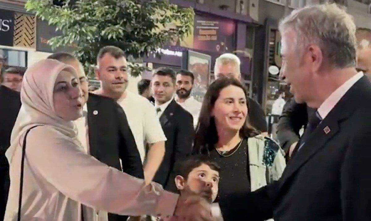 mansur-yavas-sivasta-vatandaslardan-yogun-ilgi-0-751At8LF Mansur Yavaş Sivas’ta: Vatandaşlardan yoğun ilgi