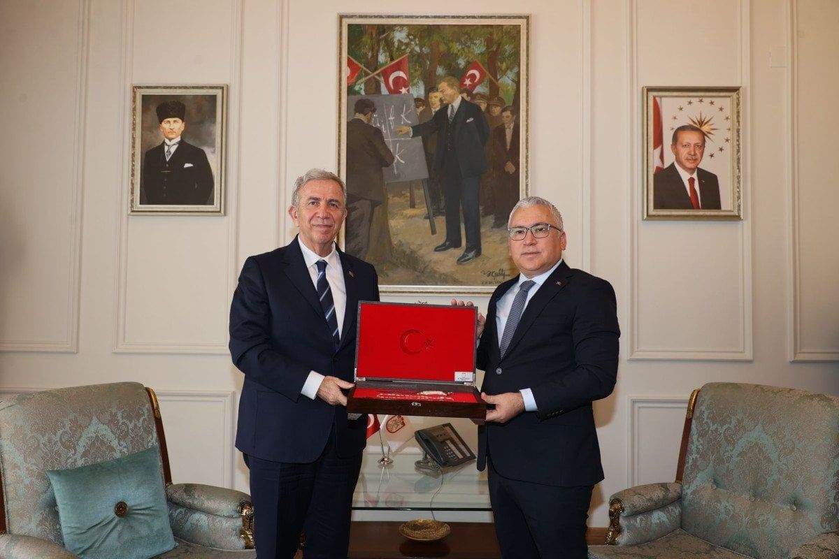 mansur-yavas-sivasta-vatandaslardan-yogun-ilgi-1-xWQjHBgw Mansur Yavaş Sivas’ta: Vatandaşlardan yoğun ilgi