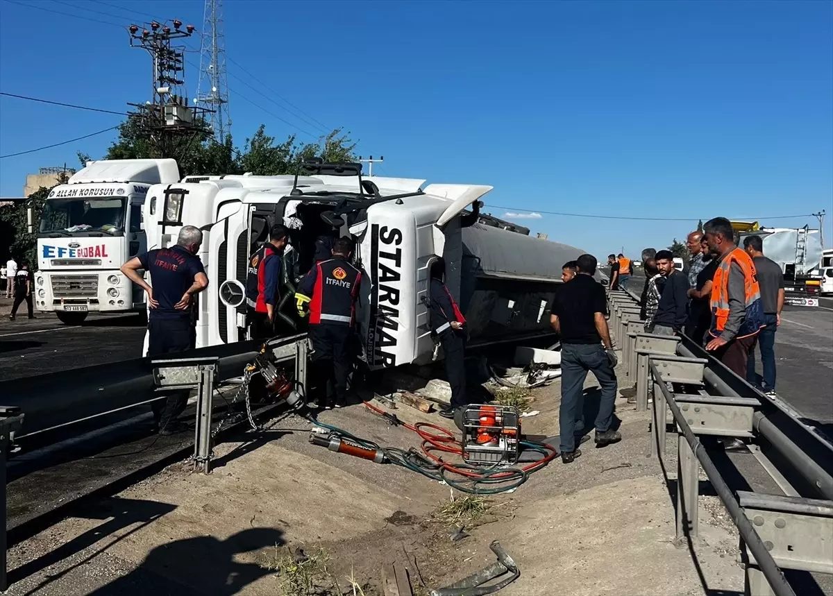 nusaybinde-tanker-devrildi-1-olu-1-yarali-JmpYHbVB.jpg
