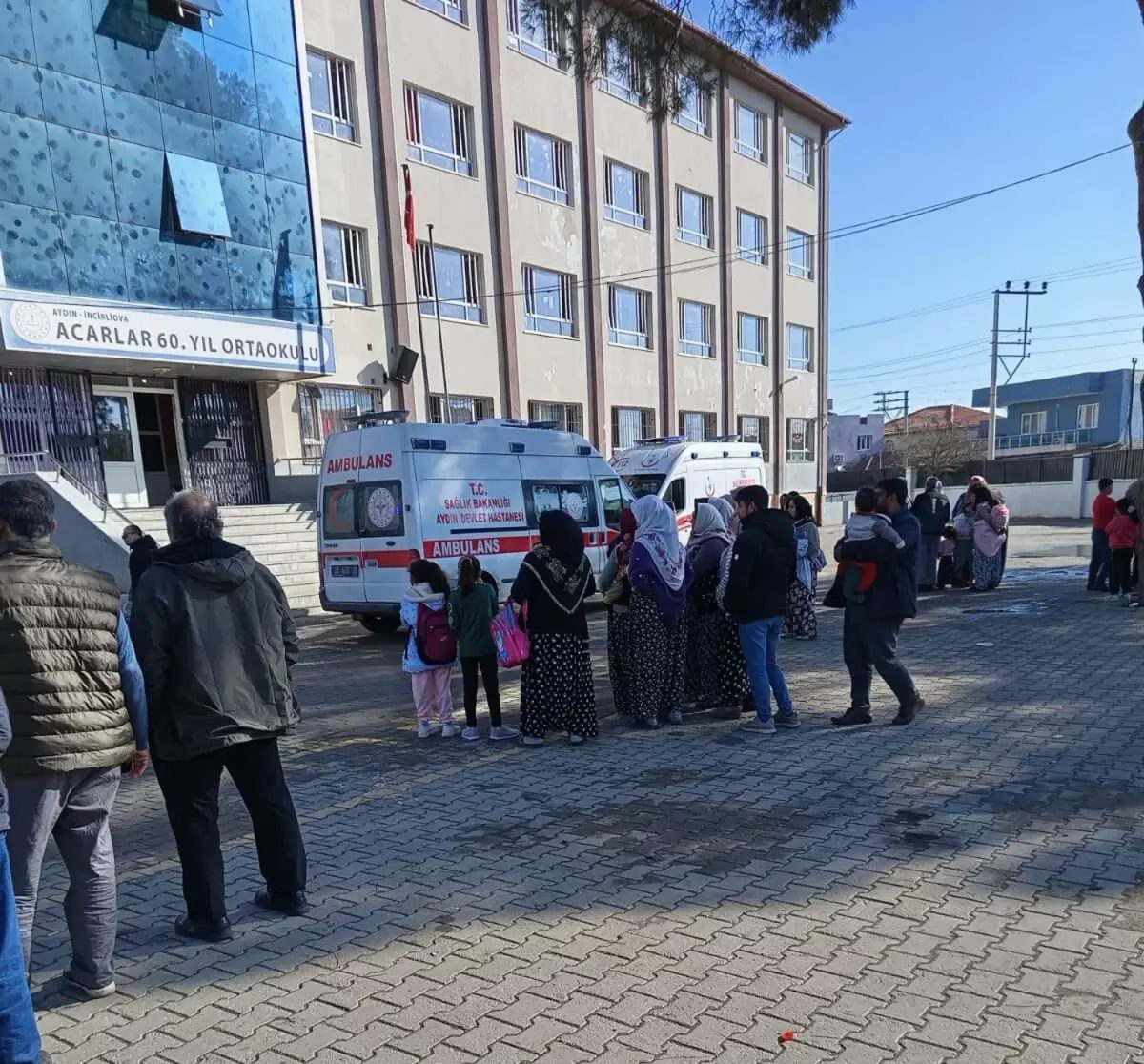 Öğrencilerin Besin Zehirlenmesi Kuşkusu: Okul Kantini Operasyona Uğradı