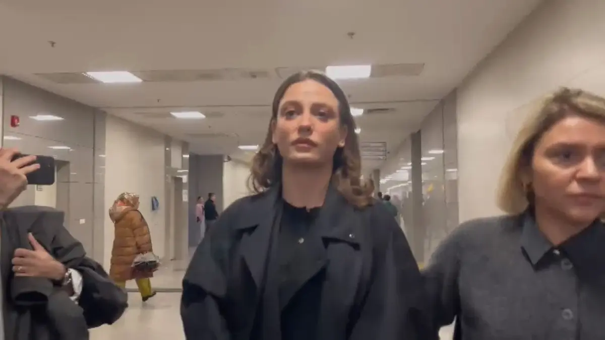 serenay-sarikaya-caglayan-adliyesine-geldi-V3BOXV4G.jpg