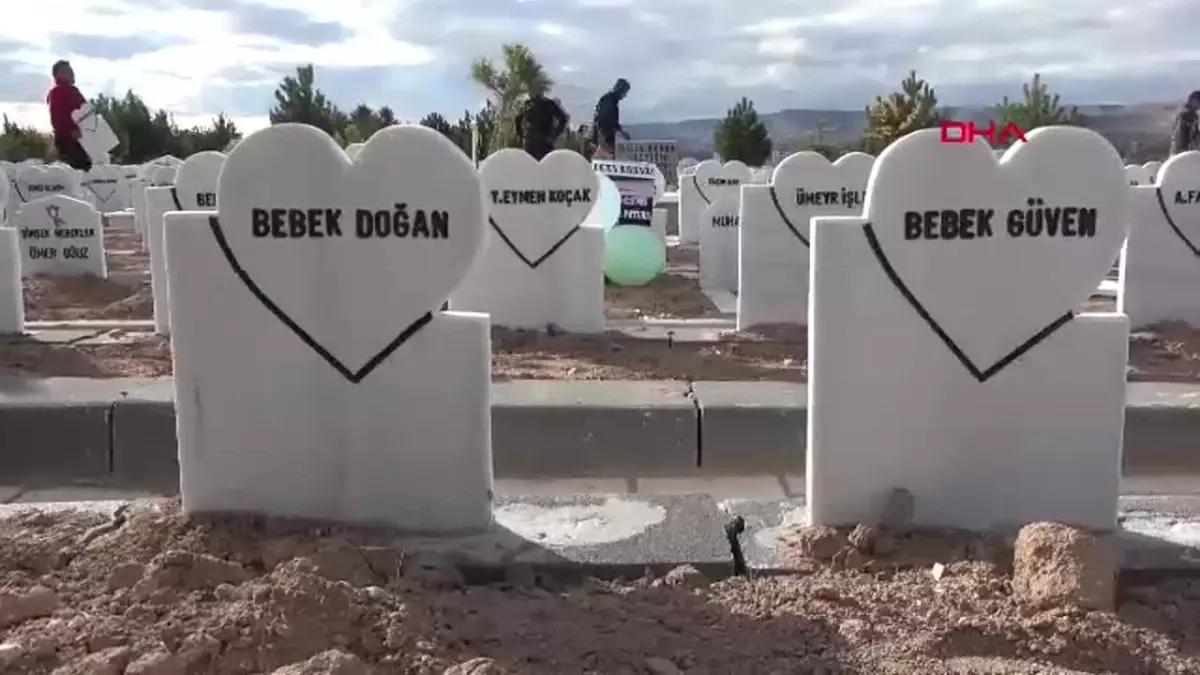 sivasta-bebek-mezarligina-kalp-formunda-tasarim-1smVeRMi.jpg